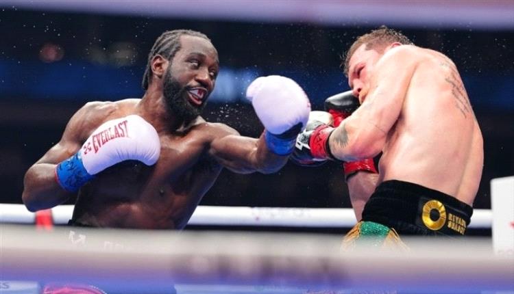 كروفورد.. أول بطل ل 3 أوزان في تاريخ الملاكمة