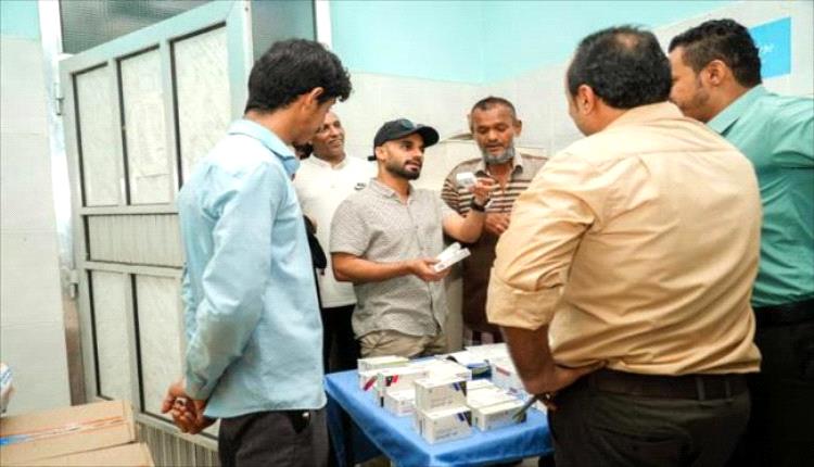 مدير صيرة يشيد بدور المخيم الطبي المجاني في تخفيف معاناة المرضى
