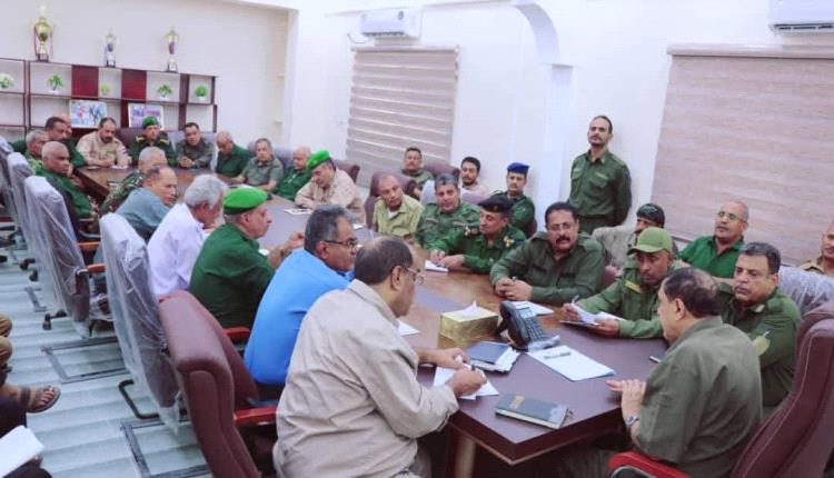 مدير أمن عدن يبحث مع مدراء المراكز تعزيز الاستقرار وتكثيف الحملات الأمنية والمرورية