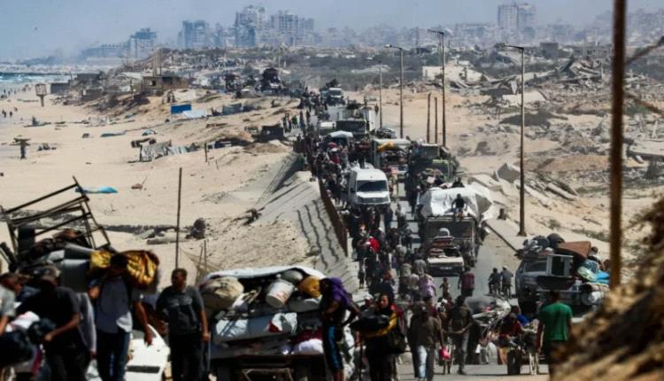 الآلاف ينزحون من مدينة غزة… نحو المجهول
 
