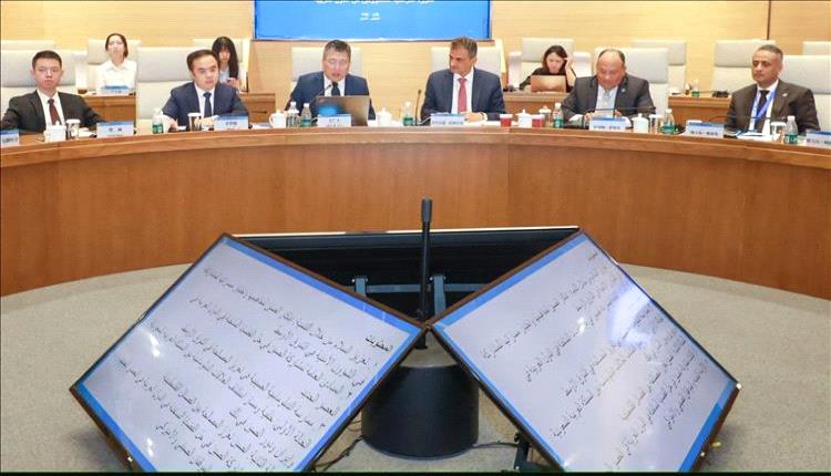 القضاء أداة مزدوجة بين قرارات الزبيدي وتنفيذ اتفاق الرياض