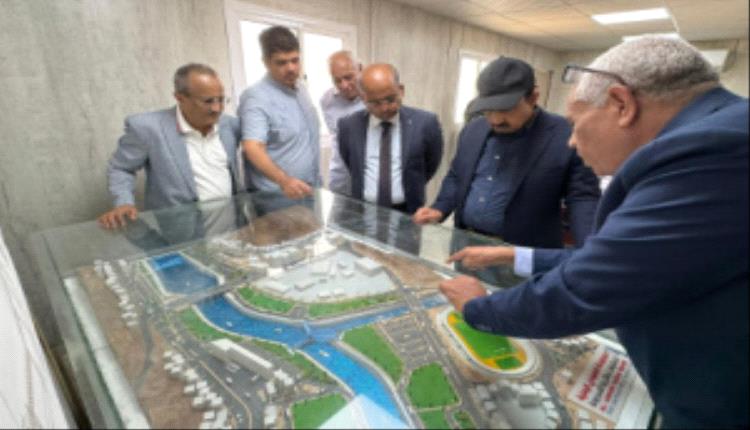 محافظ حضرموت يطلع على مستوى التنفيذ في مشروع خور المكلا “المرحلة الثانية”

