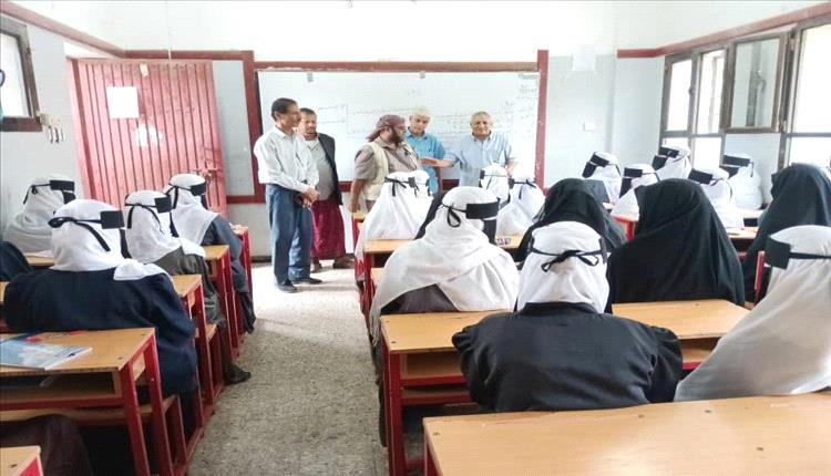 التربية بالضالع تدشن دورة توعوية لأولياء الأمور وتفقد مدارس لتعزيز العملية التعليمية