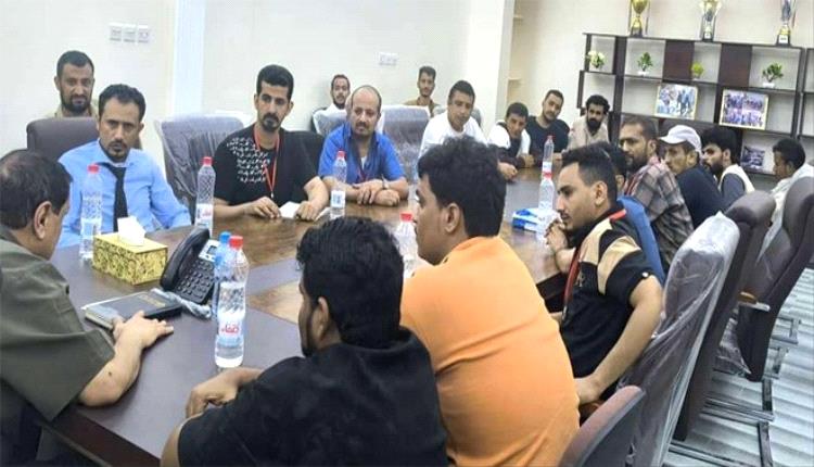 مدير أمن عدن يجتمع بمكاتب السفريات لمكافحة السمسرة وحماية حقوق المسافرين