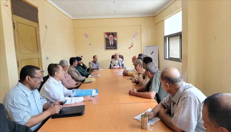 وكيل أول تعز يدعو لتكثيف الرقابة وتحسين الخدمات في المظفر
