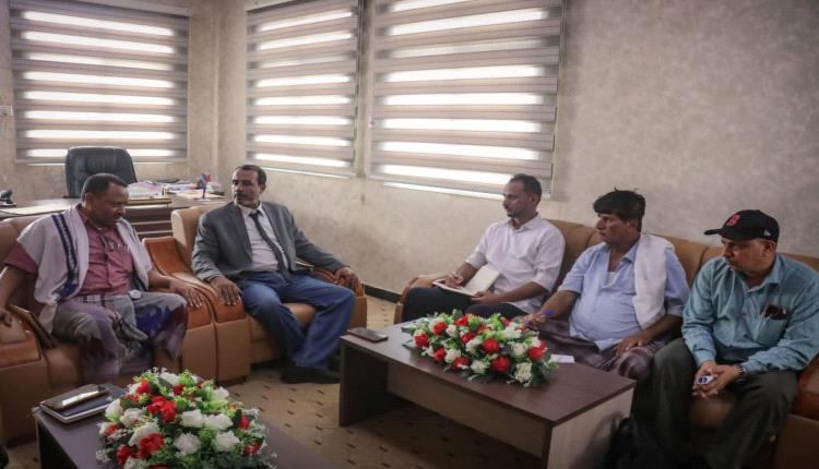 فريق الرقابة الرئاسي يتفقد مكتب الخدمة المدنية ومشاريع مياه الريف بالمهرة لتعزيز الأداء والخدمات