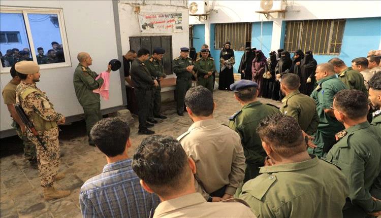 نزول ميداني للأحوال المدنية بعدن.. تعزيز الثقة بالمواطن أولاً