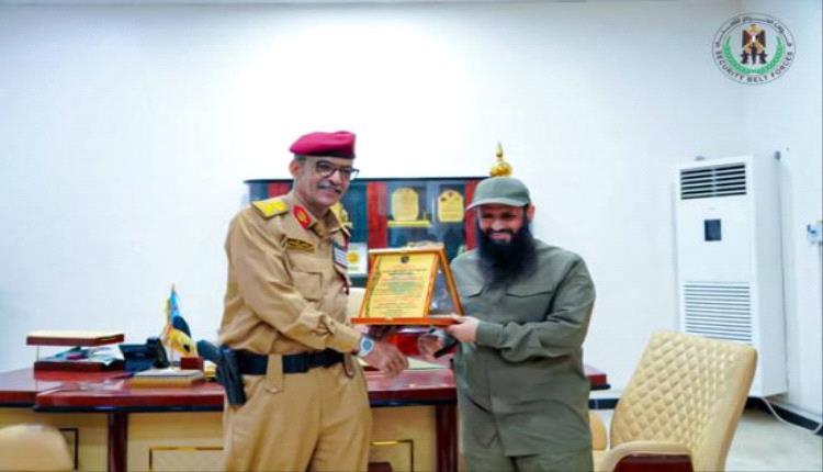 تكريم قيادة الحزام الأمني لدورها الإنساني في إغاثة ضحايا السيول