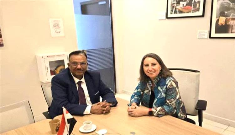 رئيس الجمارك اليمنية يبحث مع البنك الدولي تحديث المنظومة الجمركية

