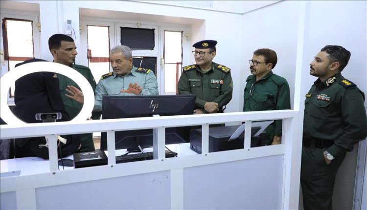 قيادة الأحوال المدنية تتفقد مركز البريقة لتعزيز جودة الخدمات
