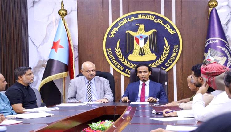 انتقالي عدن يعقد اجتماعه الدوري لدعم جهود التنمية والخدمة المجتمعية