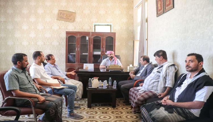 فريق التوجيه والرقابة الرئاسي يبحث مع هيئة النقل البري بالمهرة آليات تطوير القطاع