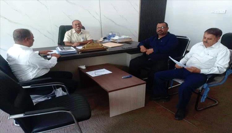 16 عملاً أدبياً على طاولة التقييم بجامعة المهرة: إبداع طلابي يتسابق نحو جائزة الرئيس