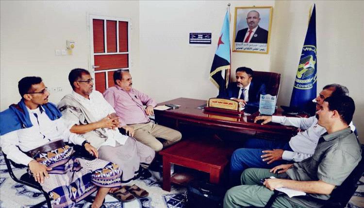 انتقالي أبين يجمع الأحزاب والسلطات المحلية لتوحيد الصف وتحصين الجبهة الداخلية