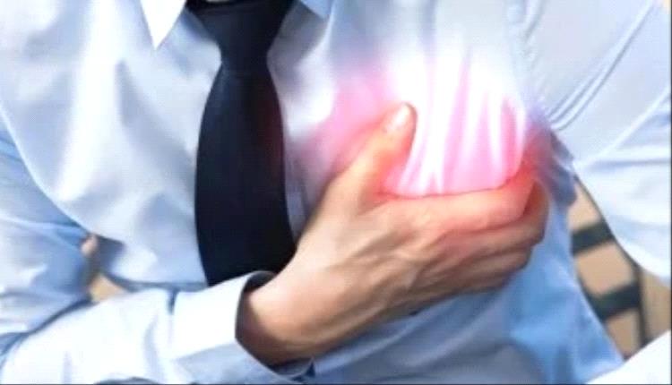 آلام الظهر والحموضة إنذارات خفية قد تكشف عن نوبة قلبية صامتة