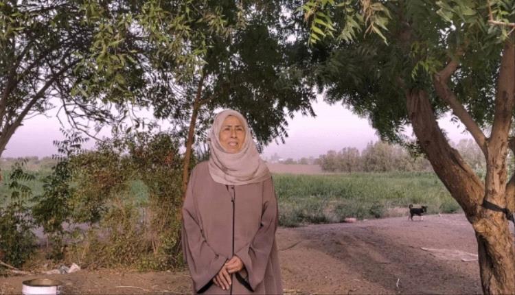 من صحراء إلى واحة: جوهرة القعيطي تحوّل رمال عدن إلى مصدر حياة وأمل