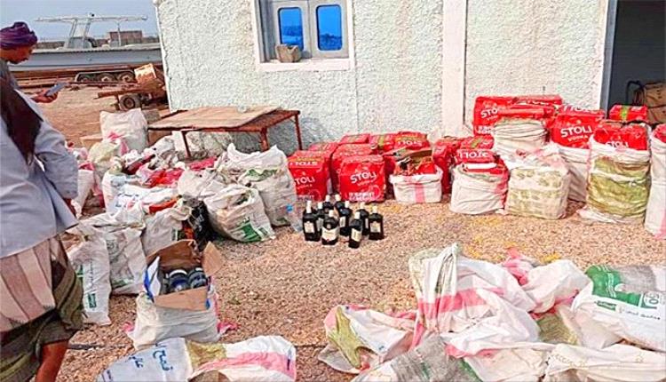 خفر السواحل يوقف قارب خمور قبالة باب المندب
