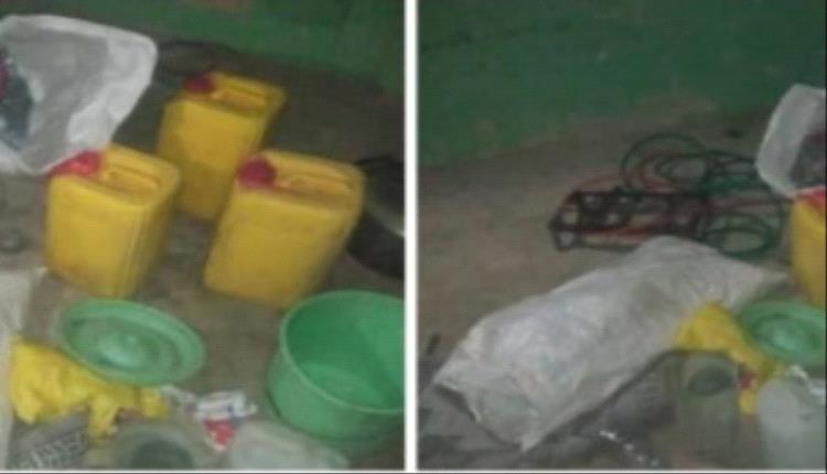 ضبط مصنع خمور والقبض على عصابة في الغيضة

