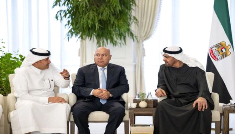 محمد بن زايد يستقبل المشاركين في "جلوبال ريل 2025" بأبوظبي