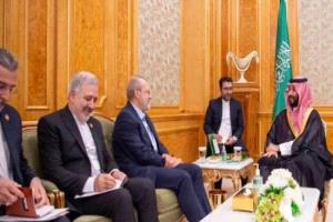 ولي العهد السعودي يلتقي لاريجاني لمناقشة الأوضاع الإقليمية