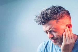 طنين الأذن مشكلة شائعة لكنها قد تخفي أمراضًا خطيرة