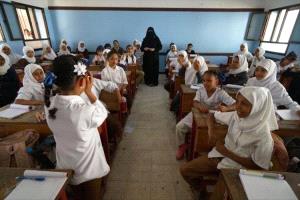 أمل جديد لأطفال عدن مبادرة لجمع الملابس والأدوات المدرسية للمحتاجين
