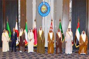 الخليج يقرع ناقوس الخطر: دعم اليمن ضرورة.. والحوثيون يهددون الملاحة العالمية بتسرب "نترات الموت"