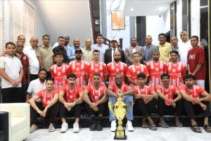 المحافظ بن ماضي يثمن إنجاز نادي شعب حضرموت ويستقبل أبطال ثلاثية الموسم السلوي
