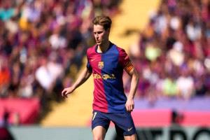 برشلونة يصدر بيانا بشأن إصابة دي يونج
