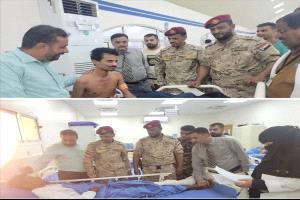العميد اليافعي يطمئن على جرحى قوات سهام الشرق ويشيد بالرعاية الطبية
