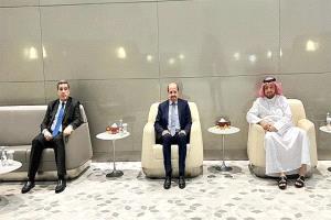 الزنداني يصل الدوحة للمشاركة في قمة عربية إسلامية طارئة تبحث العدوان الإسرائيلي على قطر