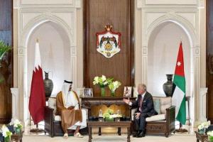 عاهل الأردن وأمير قطر يؤكدان على الحلول السياسية ووقف النار في غزة
