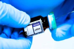 روسيا تكشف لقاحاً ثورياً للسرطان بتقنية mRNA
