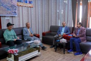 محافظ شبوة ورئيس هيئة موانئ البحر العربي يبحثان تطوير العمل البحري وتعزيز التنسيق المشترك
