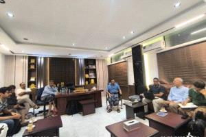 الوليدي يرأس اجتماع غرفة العمليات لمتابعة سير الجولة الثانية من حملة التحصين ضد شلل الأطفال


