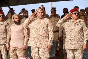 عرض عسكري مهيب لقوات العمالقة الجنوبية بحضور وزير الدفاع
