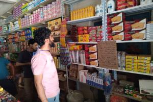 ضبط مواد غذائية محظورة ومنتهية الصلاحية في أسواق شبوة
