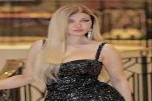 ياسمين الخطيب تخرج عن صمتها وتهاجم منتقدي إطلالتها بحفل ملكات الجمال 