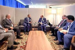 ومسقط.. دبلوماسية الجوار تبحث عن مفاتيح الاستقرار