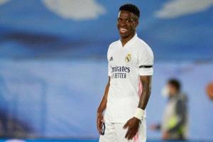 ألونسو: أحب أن أرى ابتسامة فينسيوس في لقاء ريال مدريد وأتليتكو