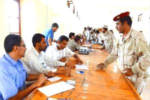 أربعة أشهر بلا مرتبات العسكريون اليمنيون على حافة الانهيار