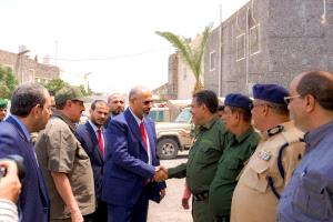 الزُبيدي من شرطة عدن: استقرار العاصمة ثمرة تضحيات رجال الأمن وجهودهم المخلصة