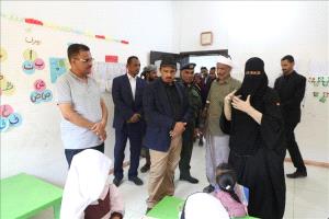 محافظ حضرموت يتفقد مركز البسمة لذوي الاحتياجات الخاصة بالريدة ويعد بدعم تطويره
