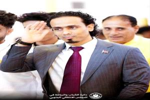 مؤمن السقاف وجه الإنسانية في غياب السلطات بعدن
