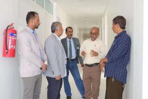 فريق التوجيه والرقابة الرئاسي يتفقد مستشفيي الغيضة المركزي والحميات بالمهرة لتعزيز الخدمات الصحية
