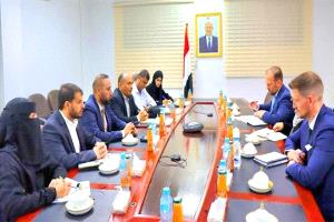 وزارة الصناعة تستعرض مع مستشارين أمميين جهود الإصلاحات الاقتصادية في اليمن