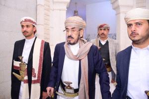 قائد لواء بالشرعية يحتفل بزفافه على وقع "صرخة الحوثي"