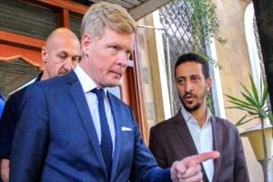الحوثيون يعتقلون موظفين أممين والمبعوث الأممي يدين ويطالب بالإفراج الفوري
