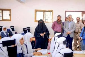 بدء صرف حافز شهر سبتمبر للمعلمين في العاصمة عدن