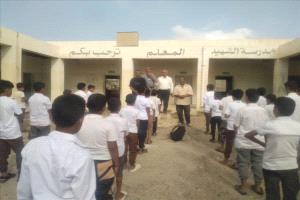 مدير تربية لودر يشيد بالتزام وانضباط مدرسة الشهيد المعلم
